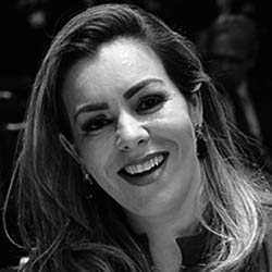 Cinthia Ribeiro