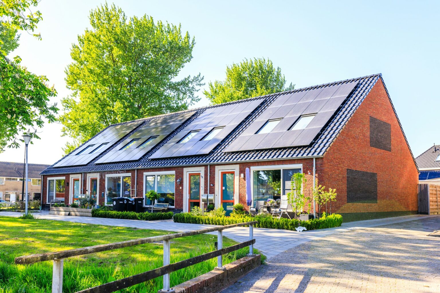 How blockchain-powered microgrids are enabling peer-to-peer energy trading
