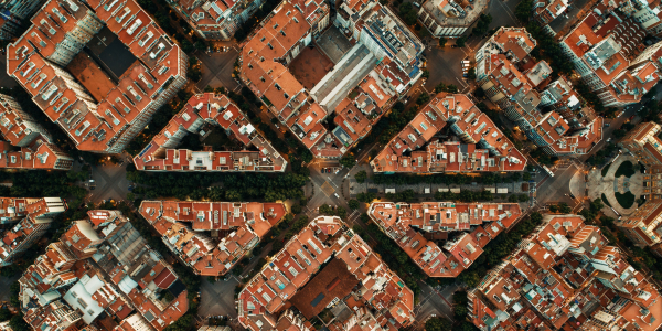 Streets for People: Mobility, Public Space, and the Green Axes