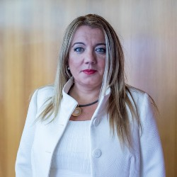 Vanesa Martínez