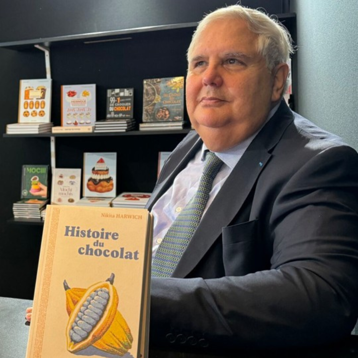 Historiador i economista sobre el món de la xocolata